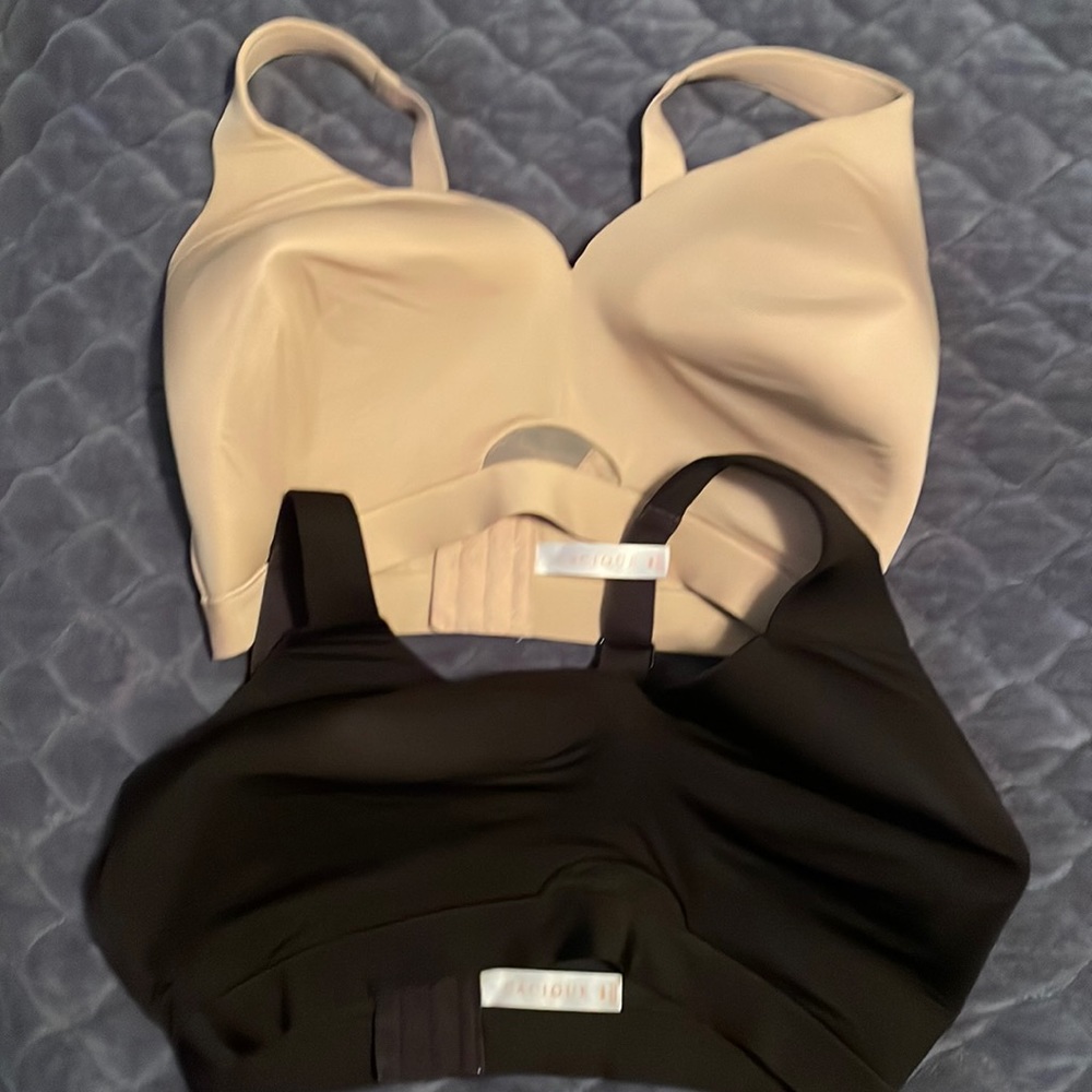 There are 3bras listed the price is based on the bundle. Very well made Like new